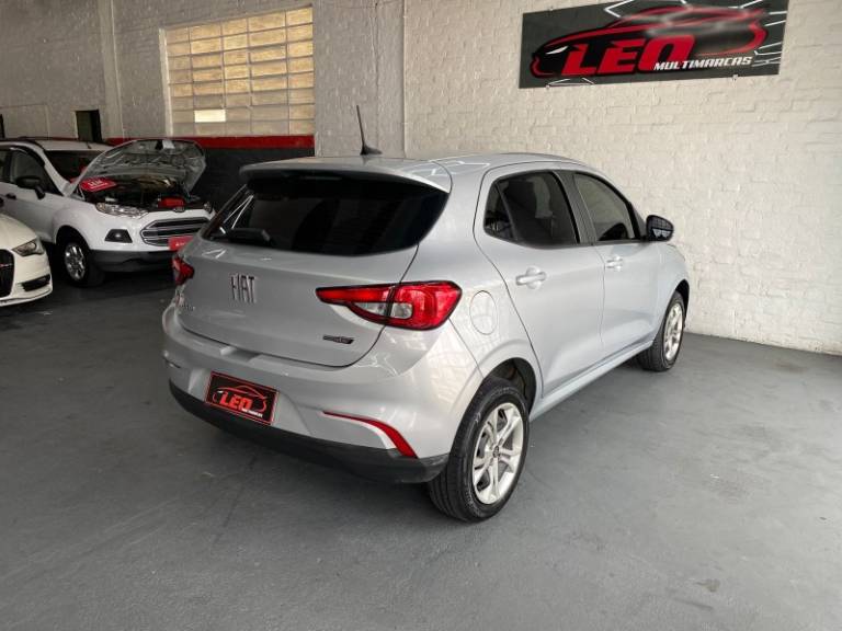 FIAT - ARGO - 2022/2023 - Prata - R$ 64.900,00