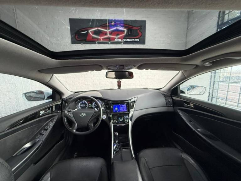 HYUNDAI - SONATA - 2011/2012 - Prata - R$ 74.900,00