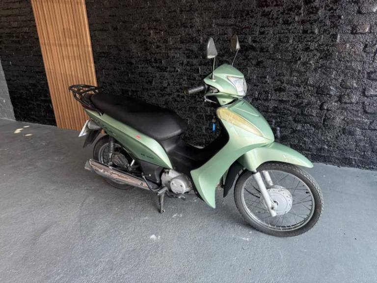 HONDA - BIZ 125 - 2011/2012 - Verde - R$ 8.900,00