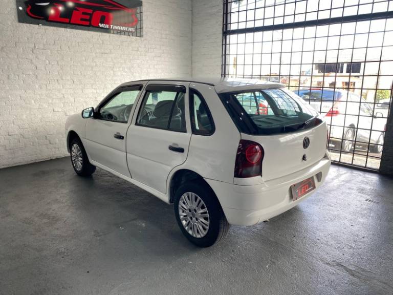 VOLKSWAGEN - GOL - 2005/2006 - Branca - R$ 14.900,00