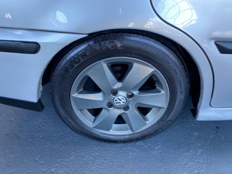 VOLKSWAGEN - PARATI - 2000/2001 - Prata - R$ 24.900,00