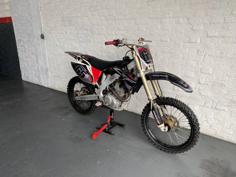 HONDA - CRF 230F - 2010/2010 - Preta - R$ 16.500,00
