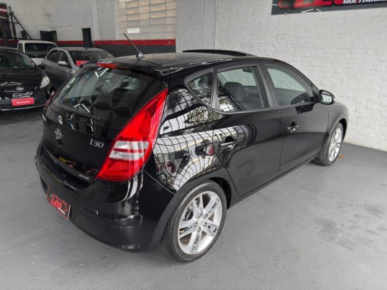 HYUNDAI - I30 - 2011/2012 - Preta - R$ 50.900,00