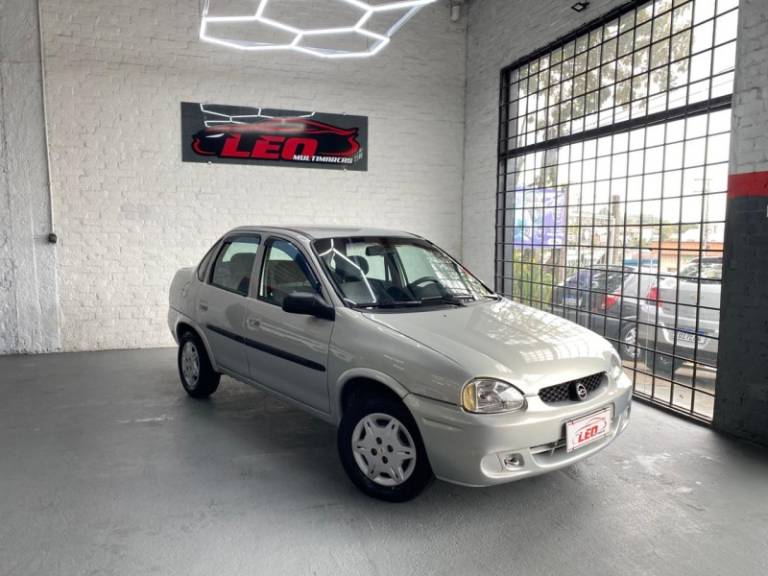 CHEVROLET - CORSA - 2004/2004 - Prata - R$ 19.900,00