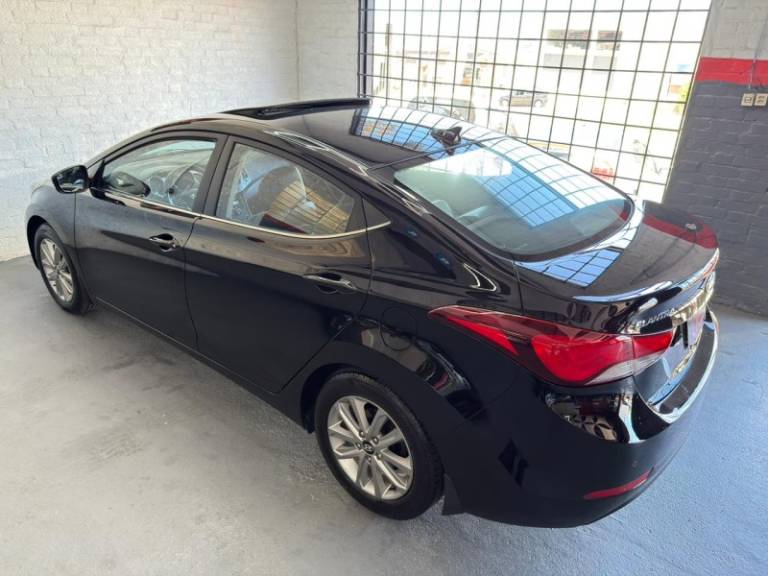 HYUNDAI - ELANTRA - 2013/2014 - Preta - R$ 68.900,00