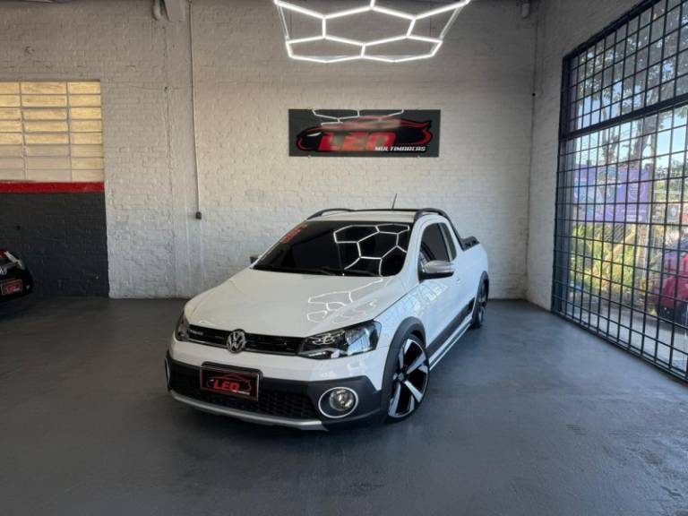VOLKSWAGEN - SAVEIRO - 2014/2014 - Branca - R$ 69.900,00