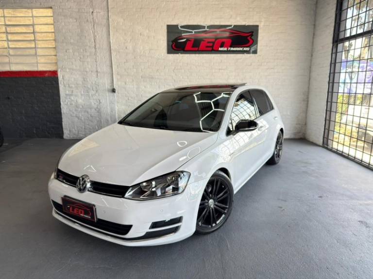 VOLKSWAGEN - GOLF - 2014/2014 - Branca - R$ 82.900,00