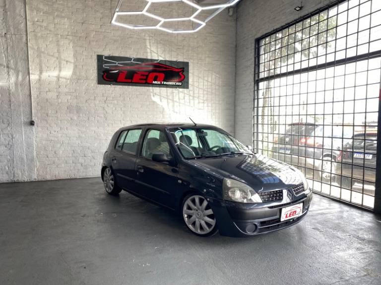 RENAULT - CLIO - 2003/2004 - Cinza - R$ 23.900,00