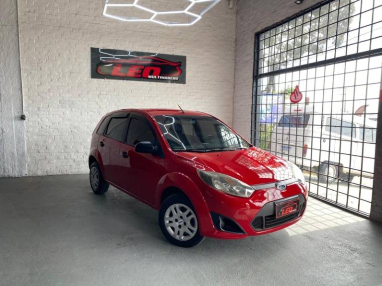 FORD - FIESTA - 2011/2012 - Vermelha - R$ 31.900,00