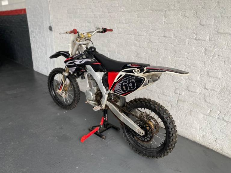 HONDA - CRF 230F - 2010/2010 - Preta - R$ 16.500,00