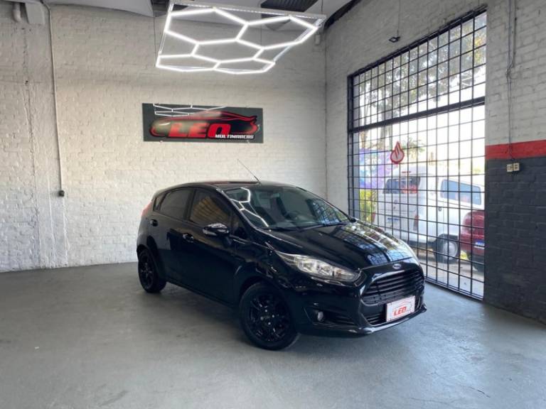 FORD - FIESTA - 2014/2014 - Preta - R$ 43.900,00