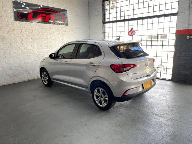 FIAT - ARGO - 2022/2023 - Prata - R$ 64.900,00