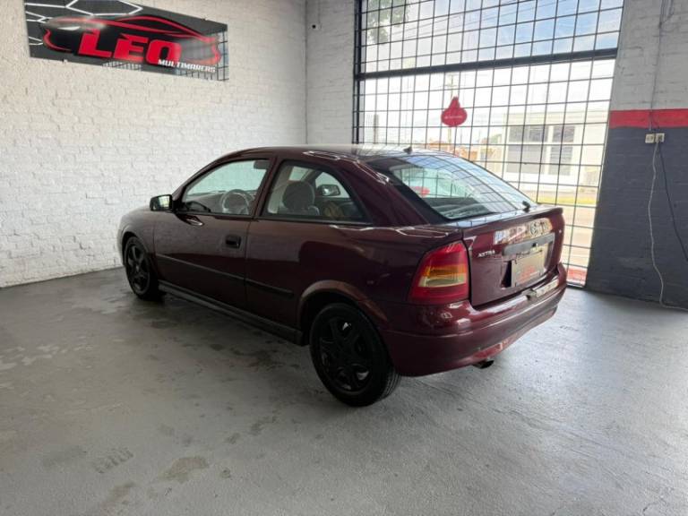 CHEVROLET - ASTRA - 1999/1999 - Vermelha - R$ 17.900,00