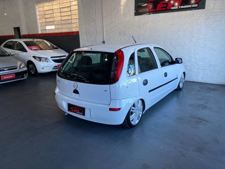 CHEVROLET - CORSA - 2005/2005 - Branca - R$ 26.900,00
