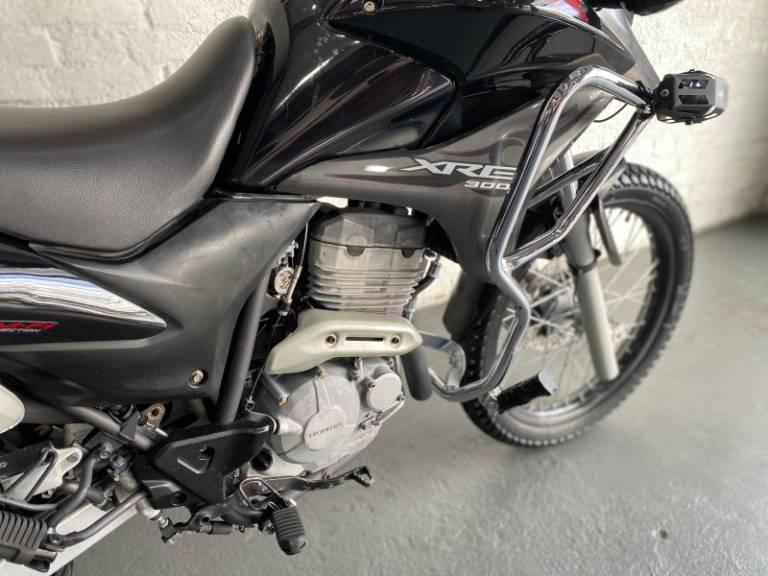 HONDA - XRE 300 - 2010/2010 - Preta - R$ 14.900,00