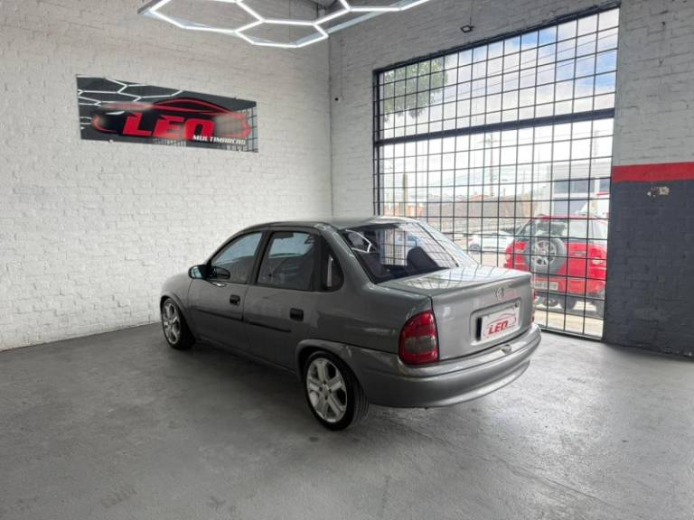 CHEVROLET - CORSA - 2005/2005 - Cinza - R$ 19.900,00
