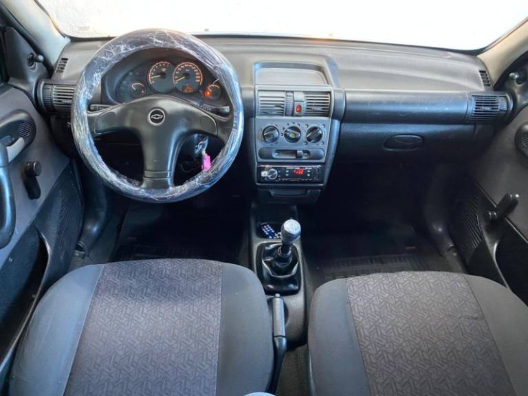 CHEVROLET - CORSA - 2004/2004 - Prata - R$ 19.900,00