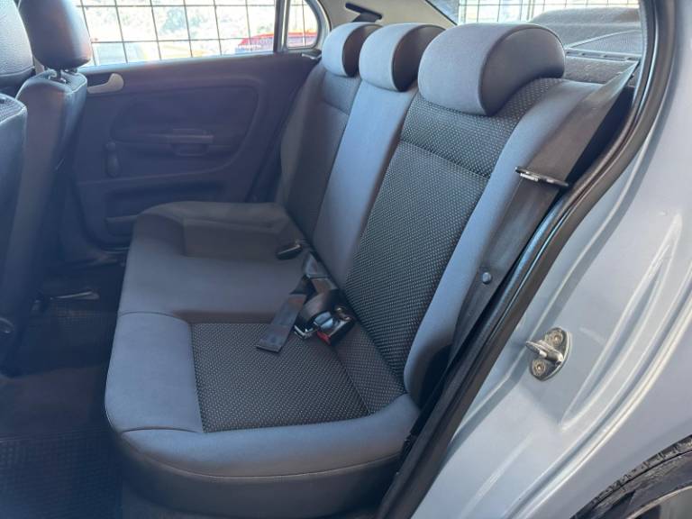 VOLKSWAGEN - VOYAGE - 2014/2015 - Azul - R$ 42.900,00