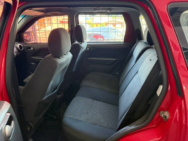 FORD - ECOSPORT - 2010/2011 - Vermelha - R$ 39.900,00