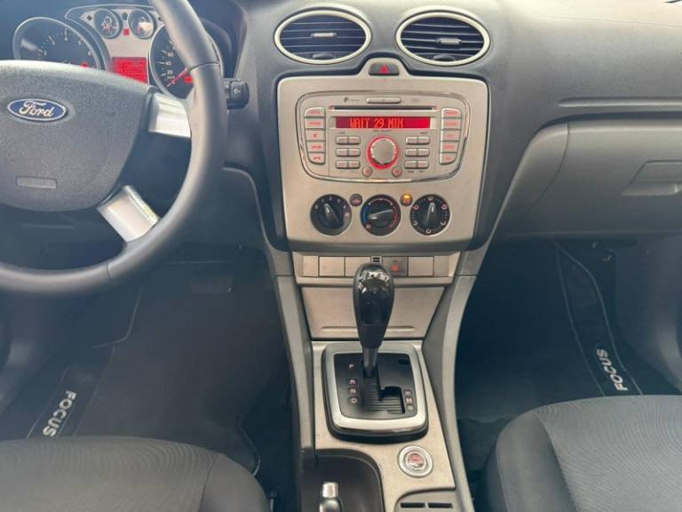 FORD - FOCUS - 2012/2012 - Prata - R$ 43.900,00