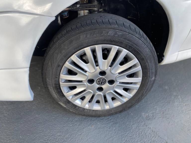 VOLKSWAGEN - GOL - 2005/2006 - Branca - R$ 14.900,00
