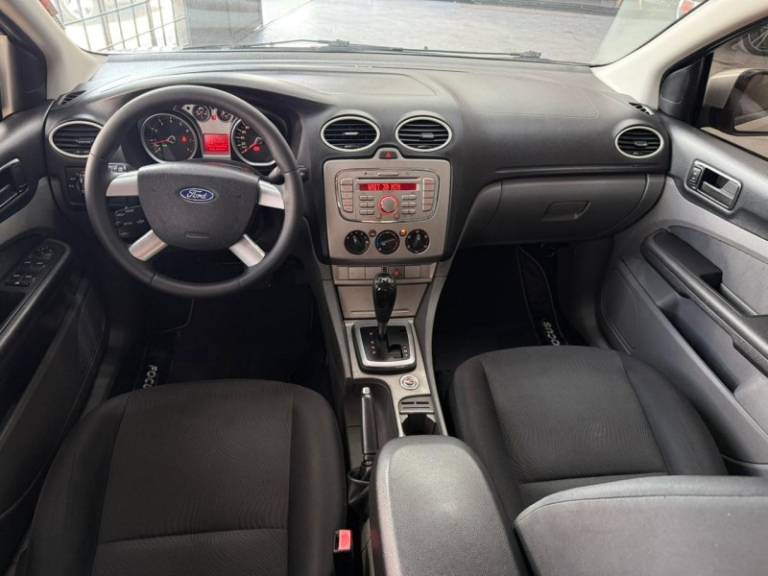 FORD - FOCUS - 2012/2012 - Prata - R$ 43.900,00