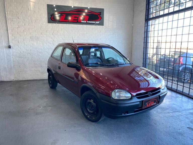 CHEVROLET - CORSA - 1995/1996 - Vermelha - R$ 13.900,00