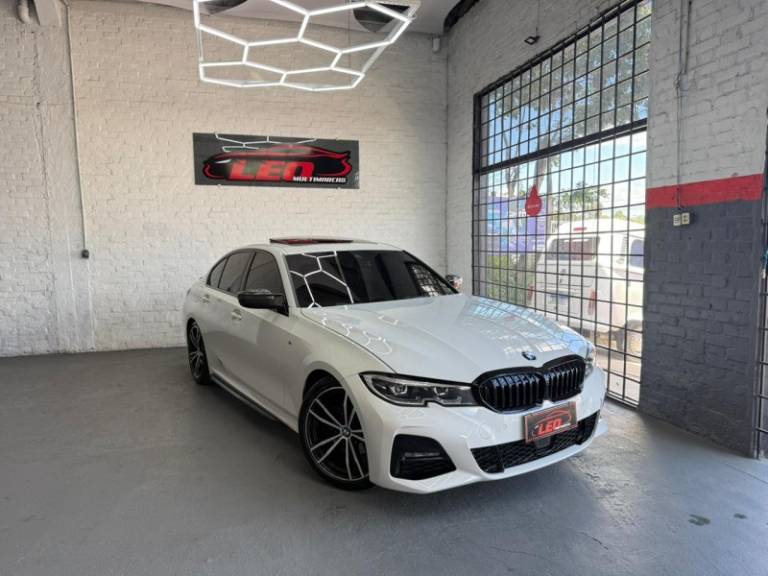 BMW - 320I - 2021/2021 - Branca - R$ 229.900,00