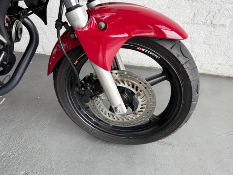 HONDA - CB 300R - 2009/2010 - Vermelha - R$ 12.900,00