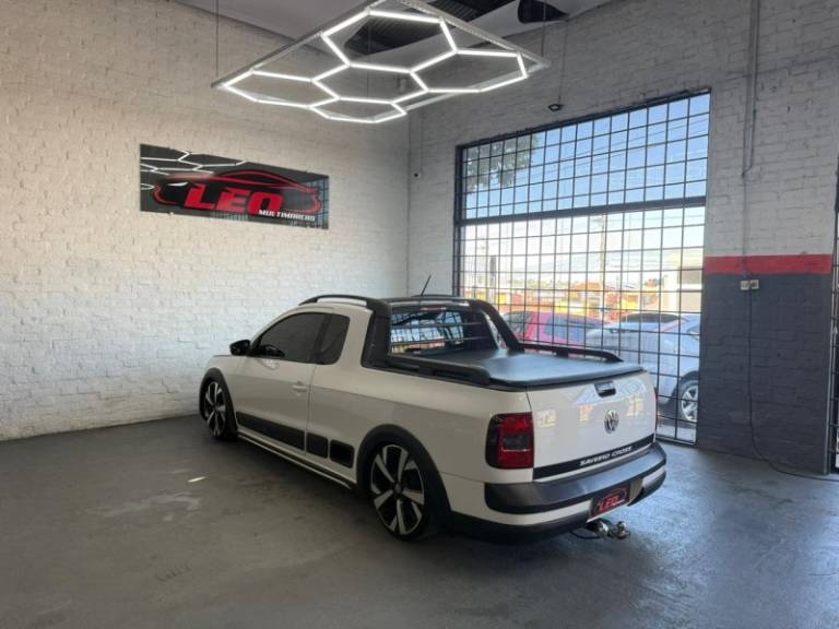 VOLKSWAGEN - SAVEIRO - 2014/2014 - Branca - R$ 69.900,00