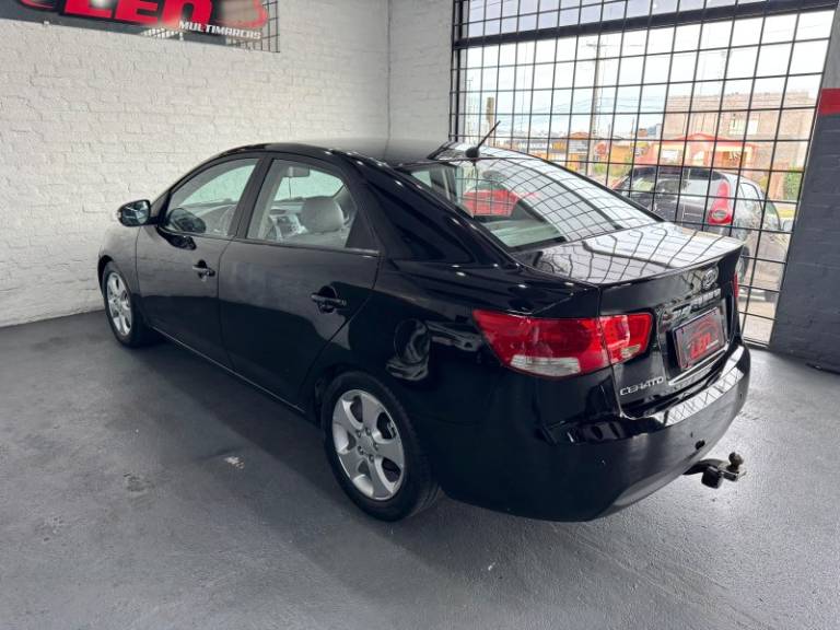 KIA MOTORS - CERATO - 2009/2010 - Preta - R$ 42.900,00