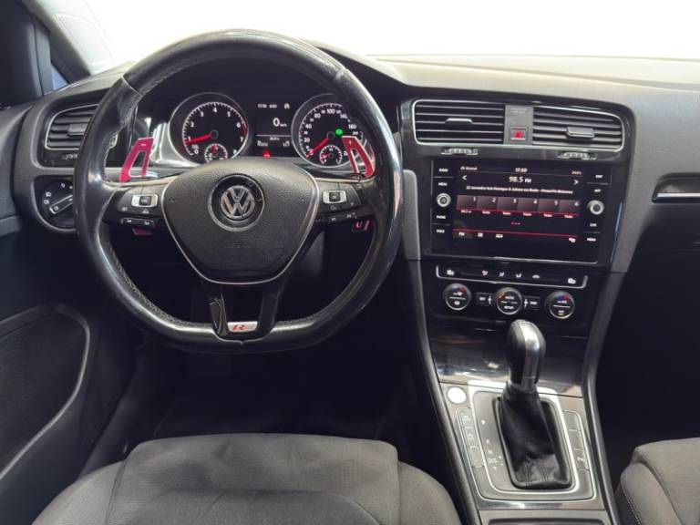 VOLKSWAGEN - GOLF - 2014/2014 - Branca - R$ 82.900,00