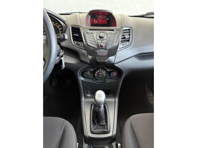 FORD - FIESTA - 2011/2012 - Preta - R$ 40.900,00